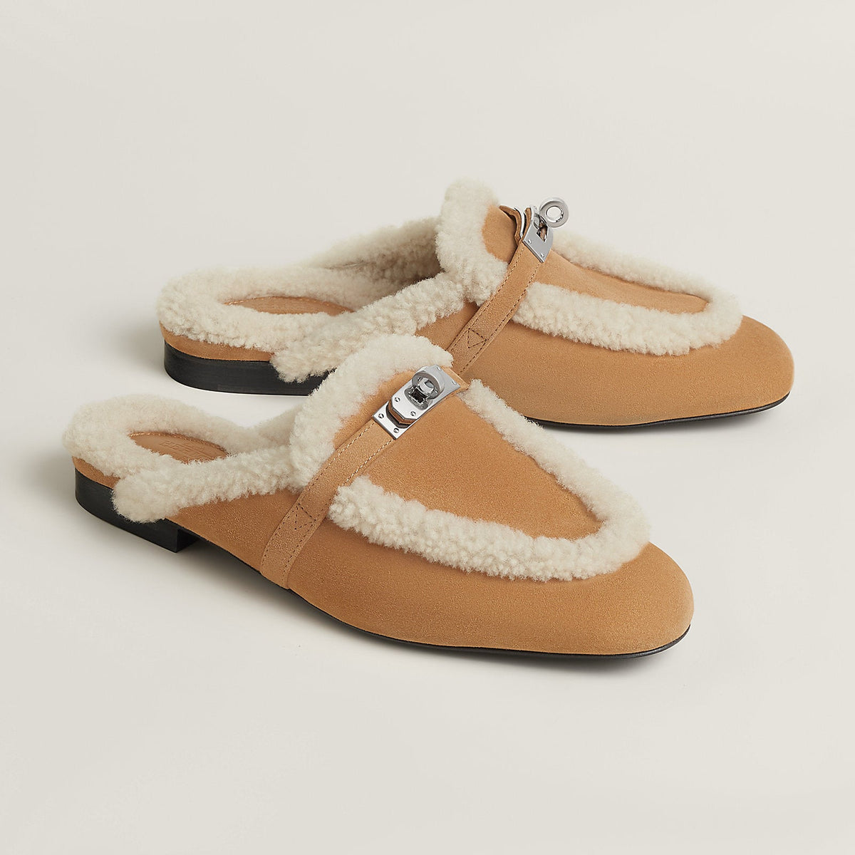 Women's shoes