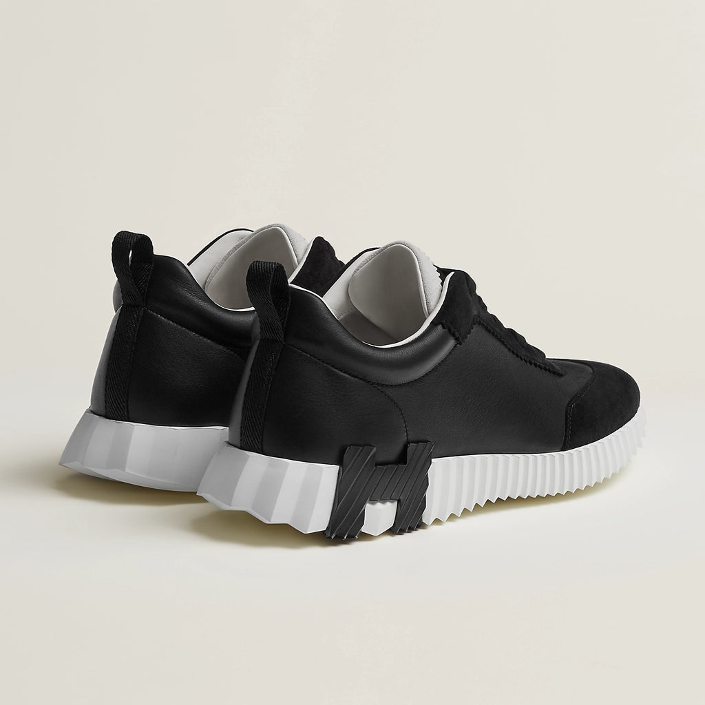 Bouncing Sneaker