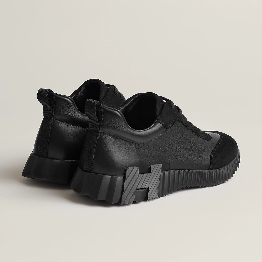 Bouncing Sneaker