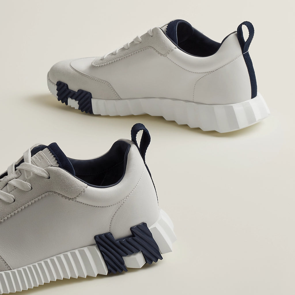 Bouncing Sneaker