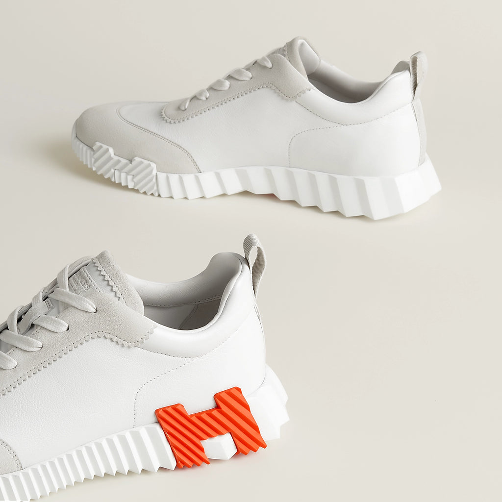 Bouncing Sneaker