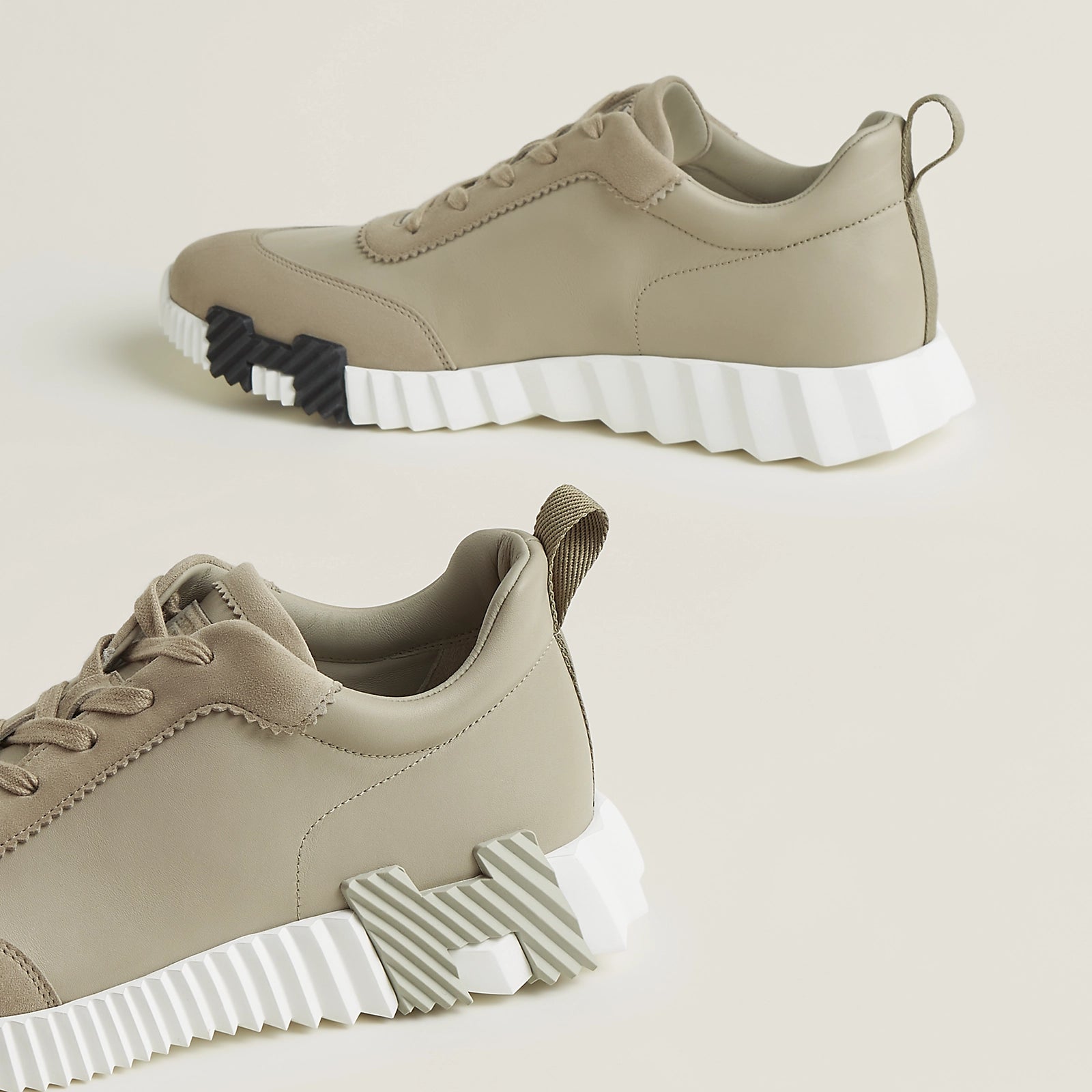 Bouncing Sneaker