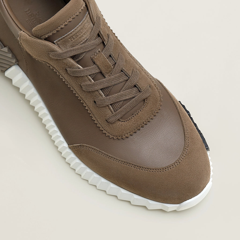 Bouncing Sneaker