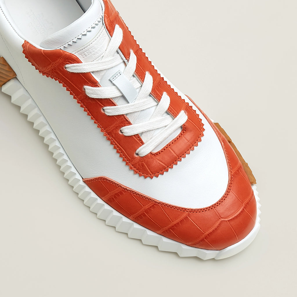 Bouncing Sneaker