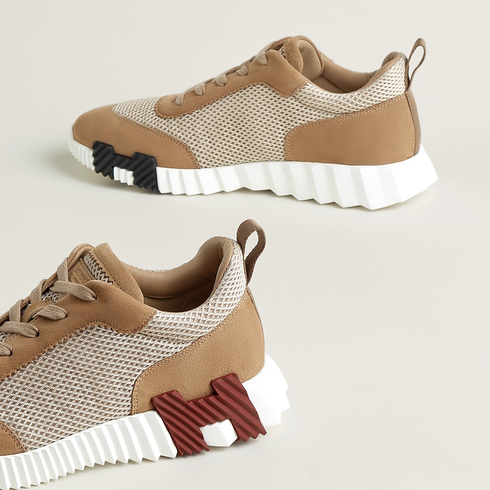 Bouncing Sneaker