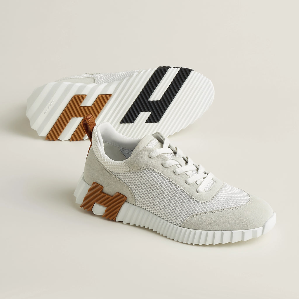 Bouncing Sneaker