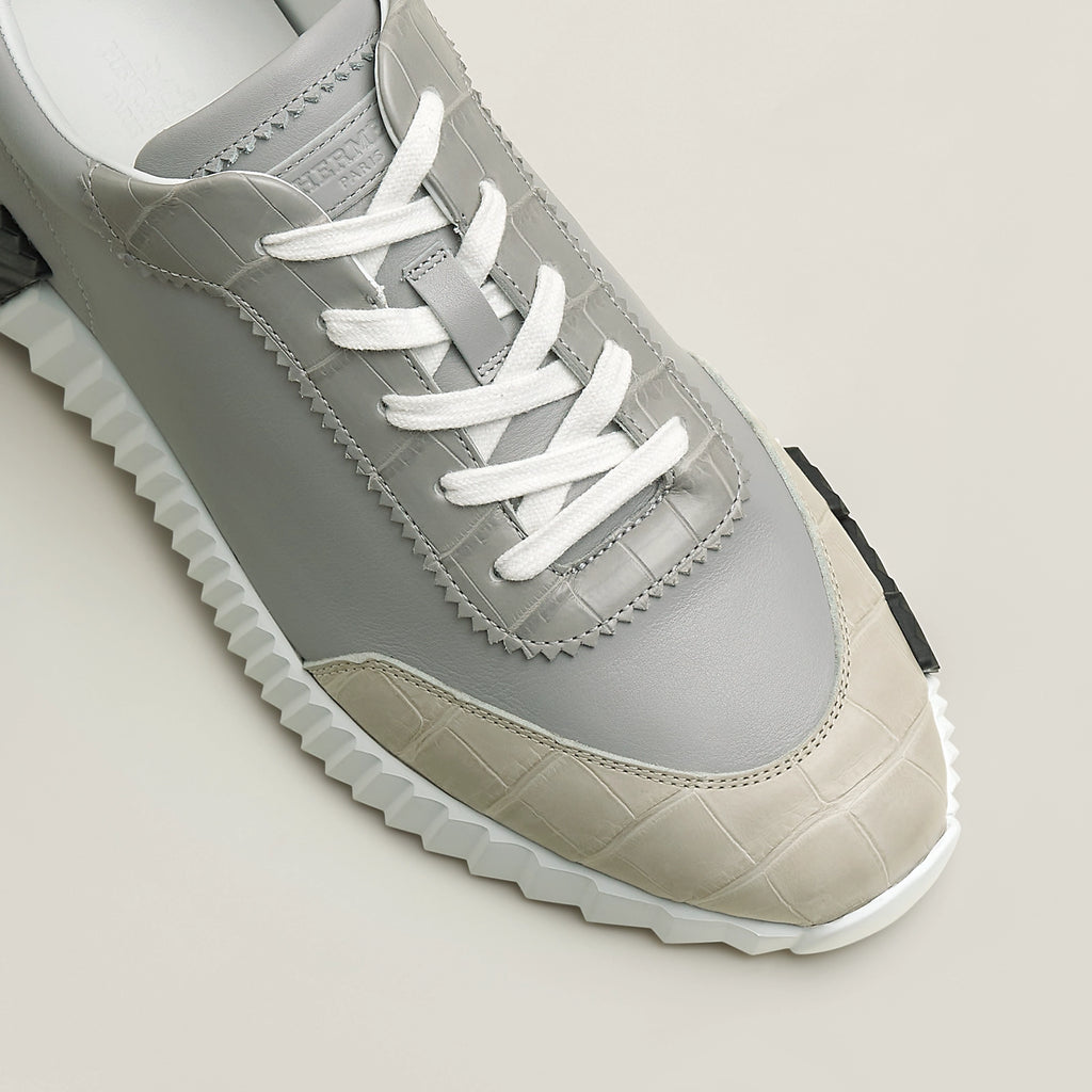 Bouncing Sneaker
