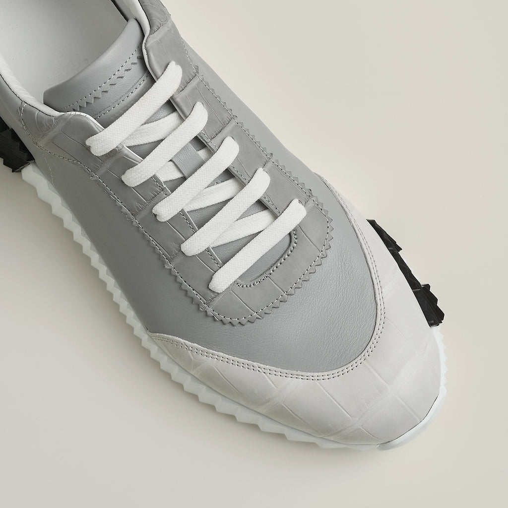 Bouncing Sneaker
