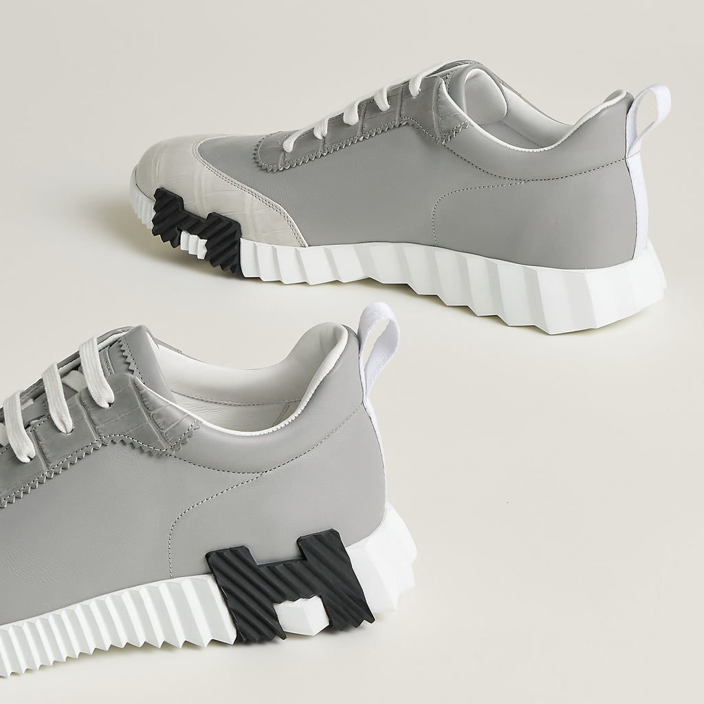 Bouncing Sneaker