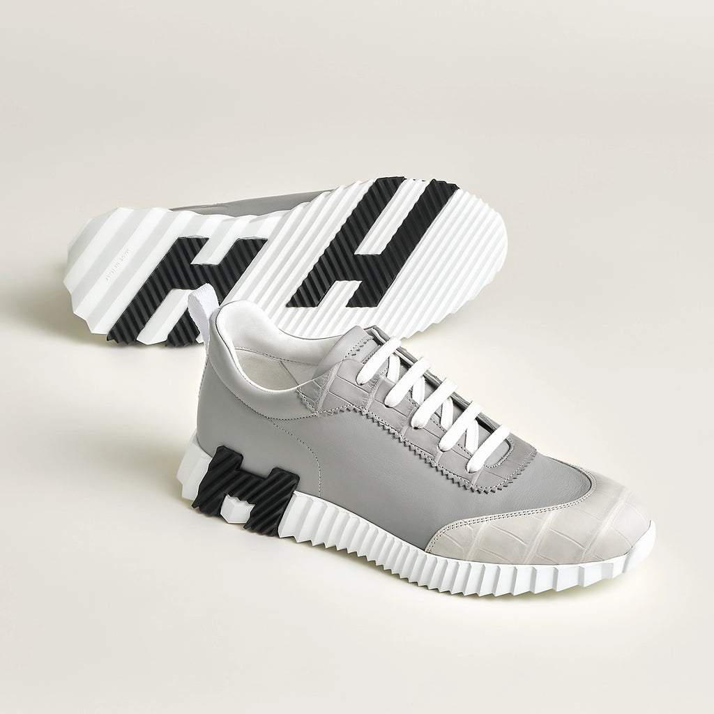 Bouncing Sneaker