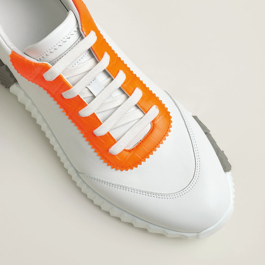 Bouncing Sneaker