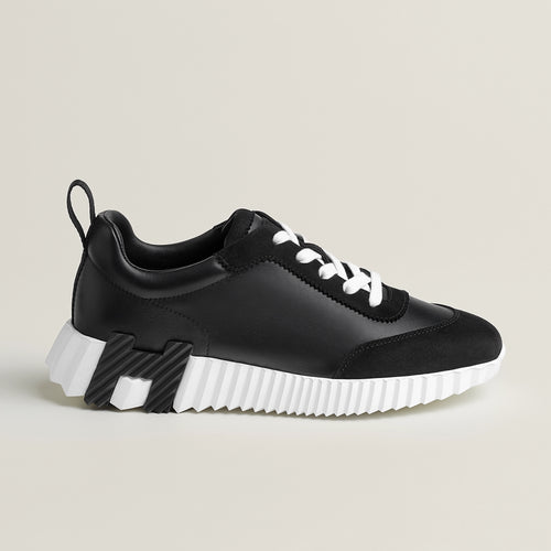 Bouncing Sneaker