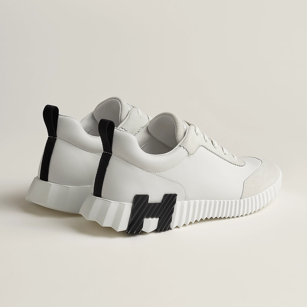 Bouncing Sneaker