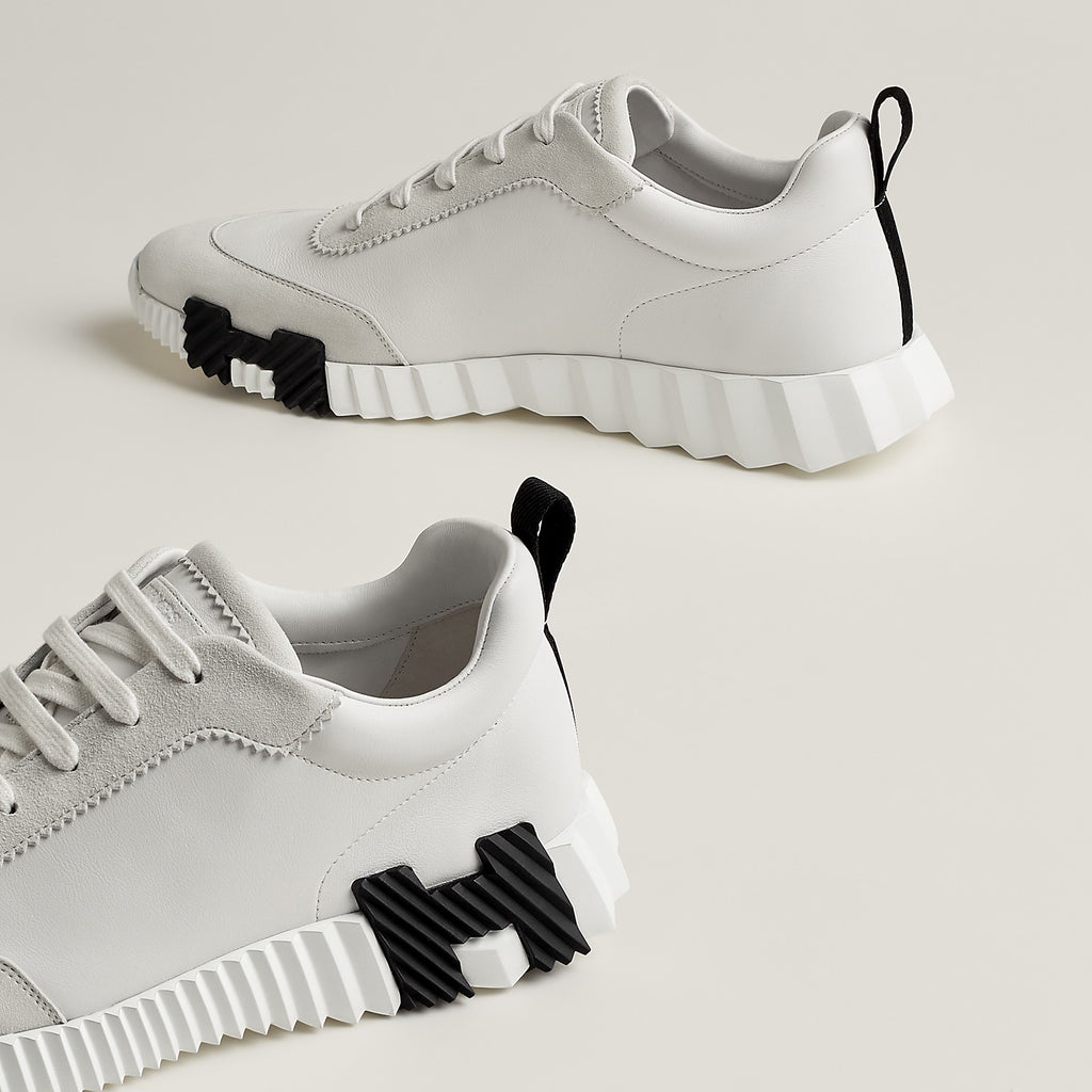 Bouncing Sneaker