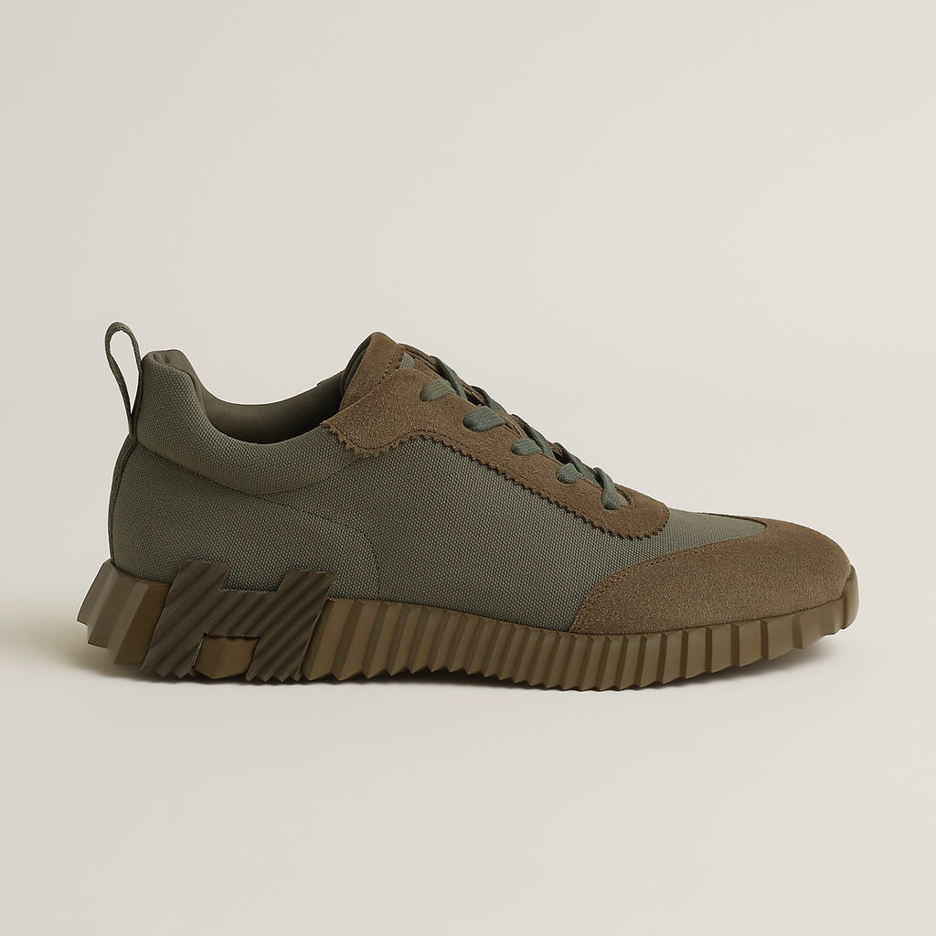 Bouncing Sneaker