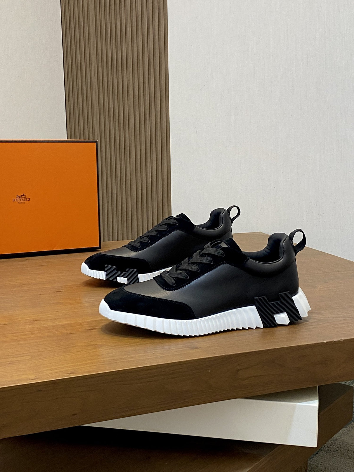 Hermès Bouncing Sneaker Noir live photo