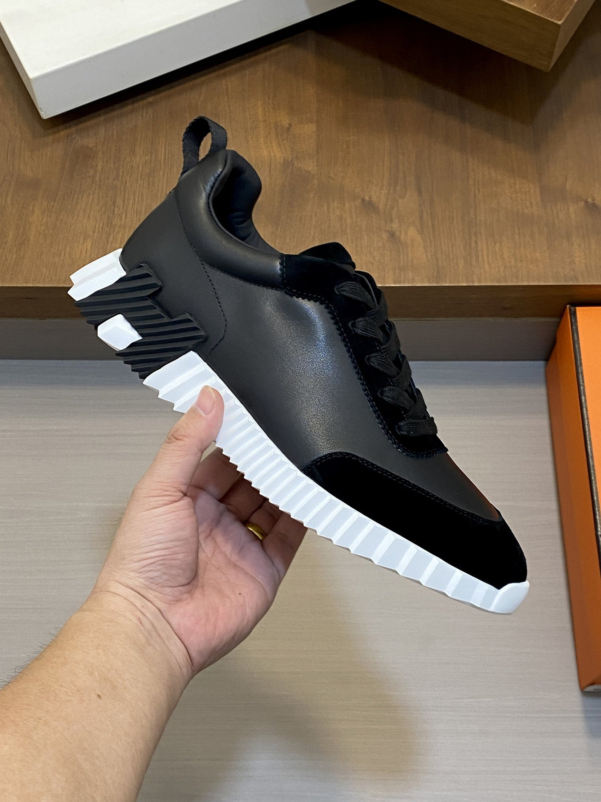 Hermès Bouncing Sneaker Noir live photo