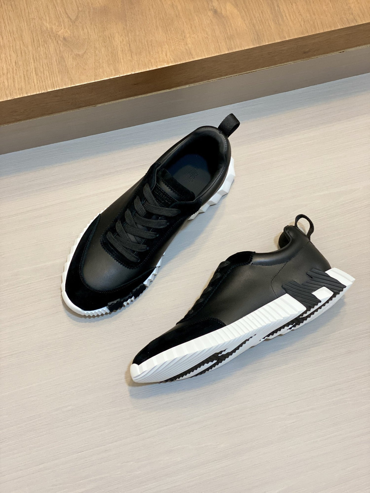 Hermès Bouncing Sneaker Noir live photo