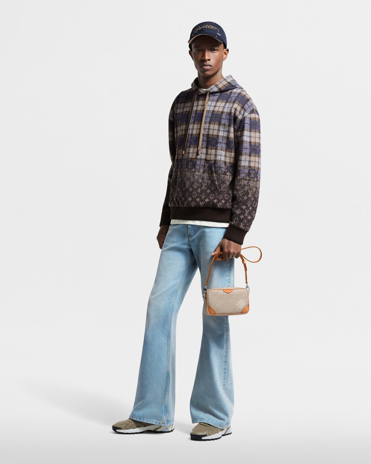 LV Tatic Knit Sneaker Kaki Look