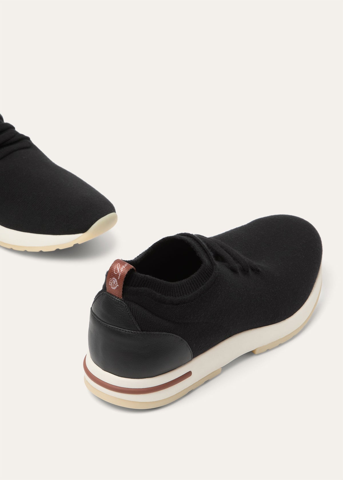Black (8000)