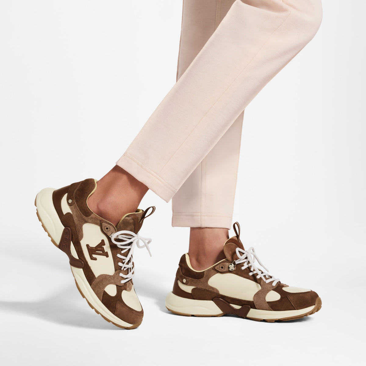 LV Olympia Sneaker Marron worn